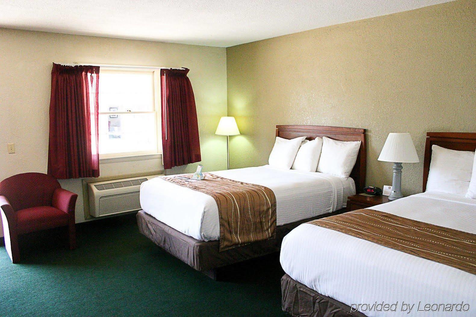 Best Western Hospitality House Emporia Room photo