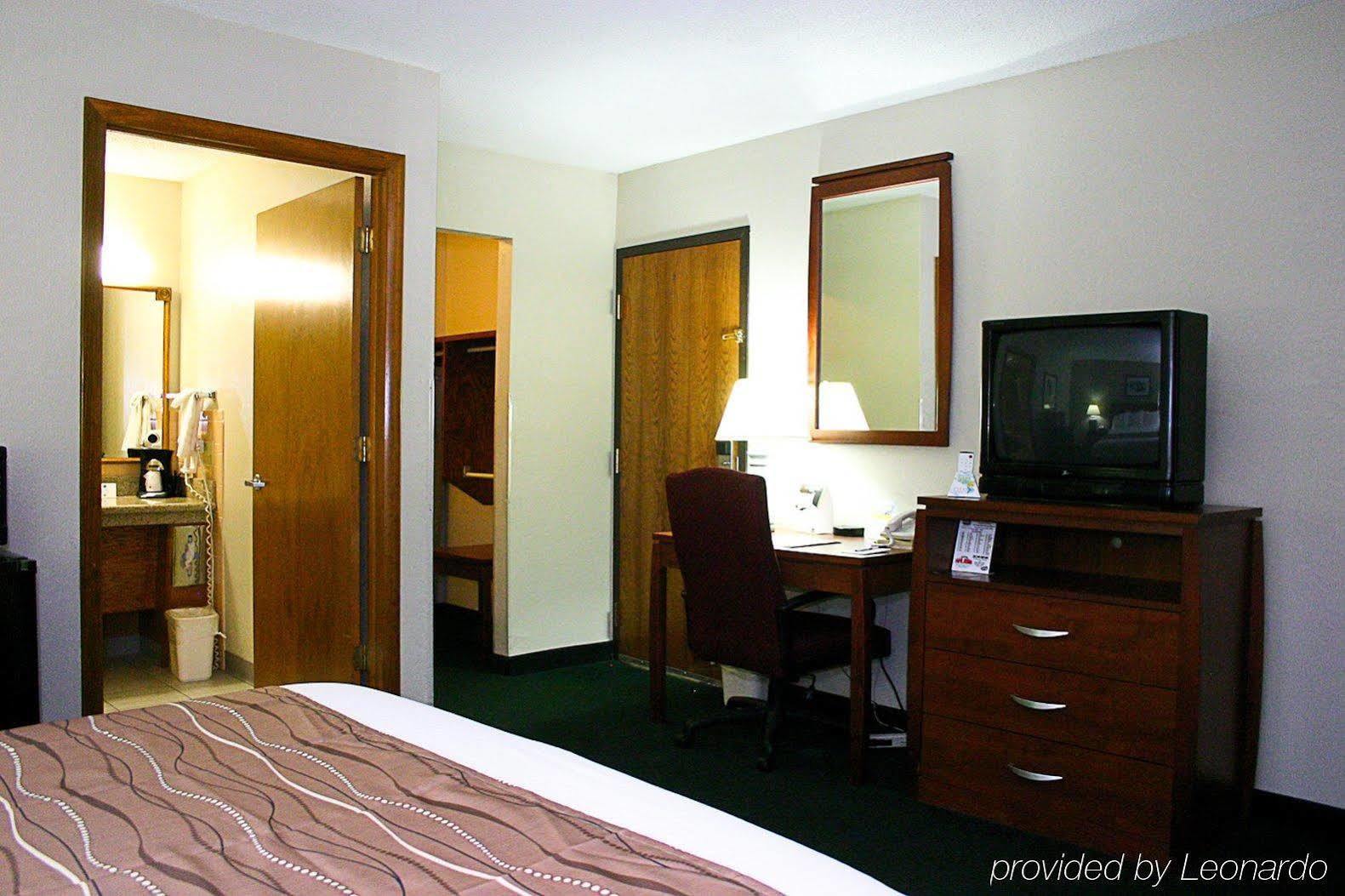Best Western Hospitality House Emporia Room photo
