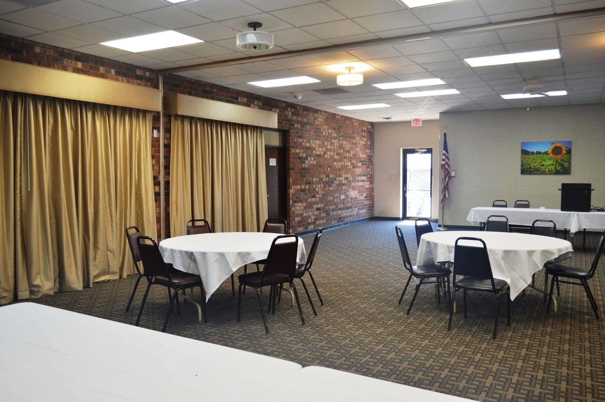 Best Western Hospitality House Emporia Exterior photo