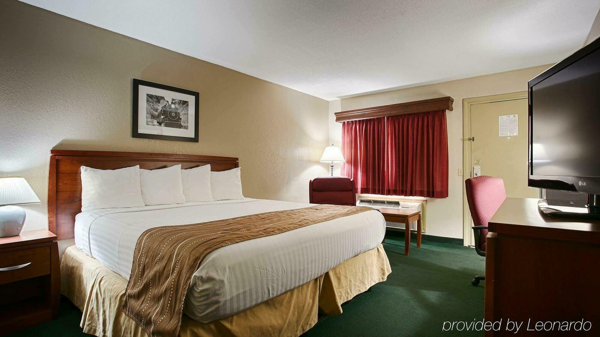 Best Western Hospitality House Emporia Exterior photo